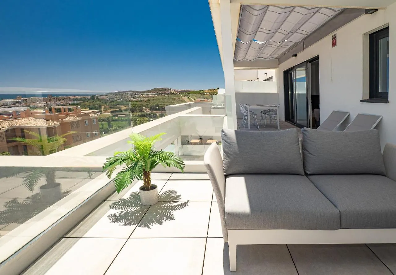 Апартаменты Luxury New Modern Penthouse With Golf And Sea Views - Via Celere 2390 Касарес